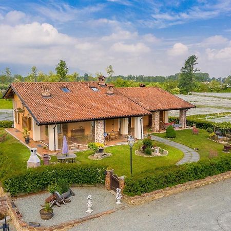 Вилла Agriturismo Il Nido Di Bacco Салуццо Экстерьер фото