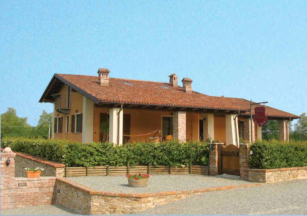 Вилла Agriturismo Il Nido Di Bacco Салуццо Экстерьер фото